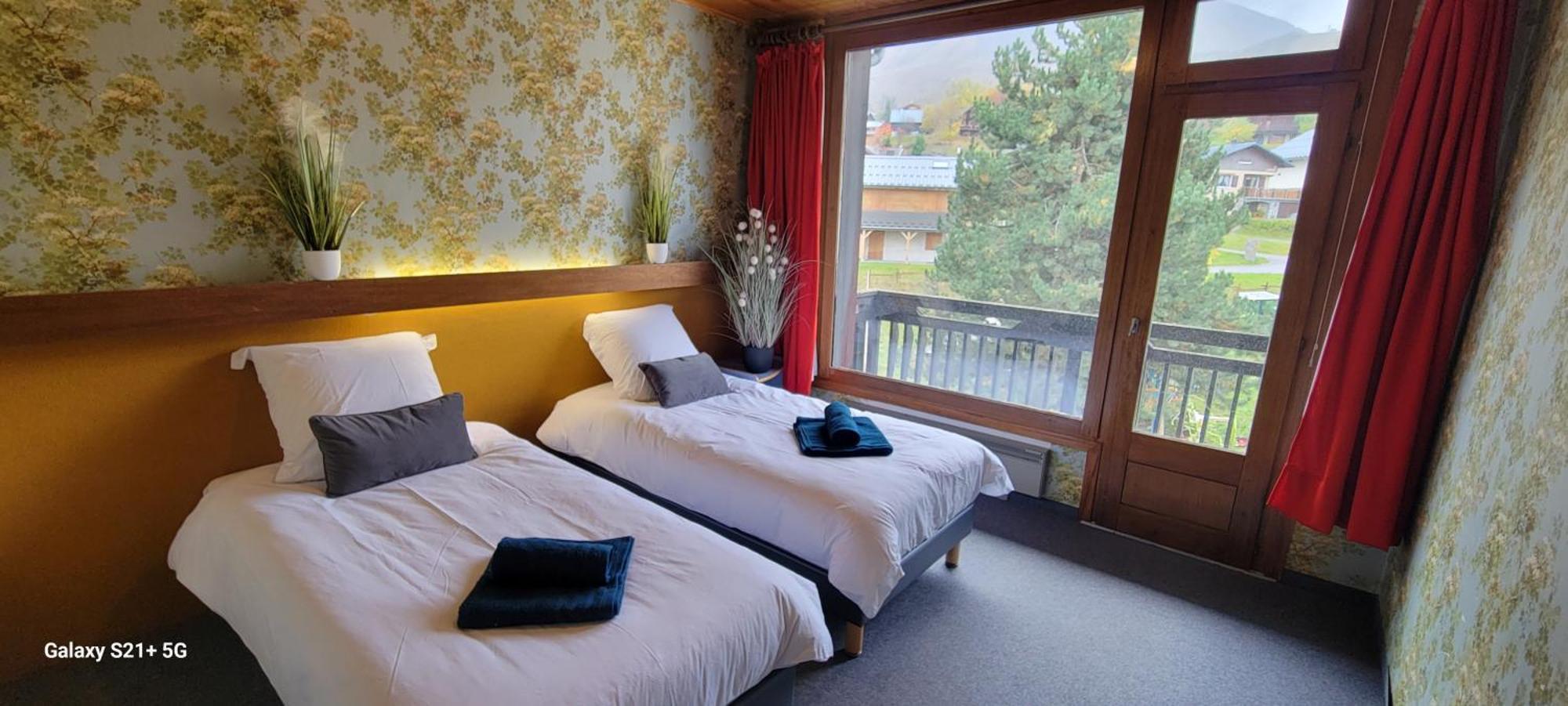 Hotel La Rua Albiez-Montrond Exterior foto